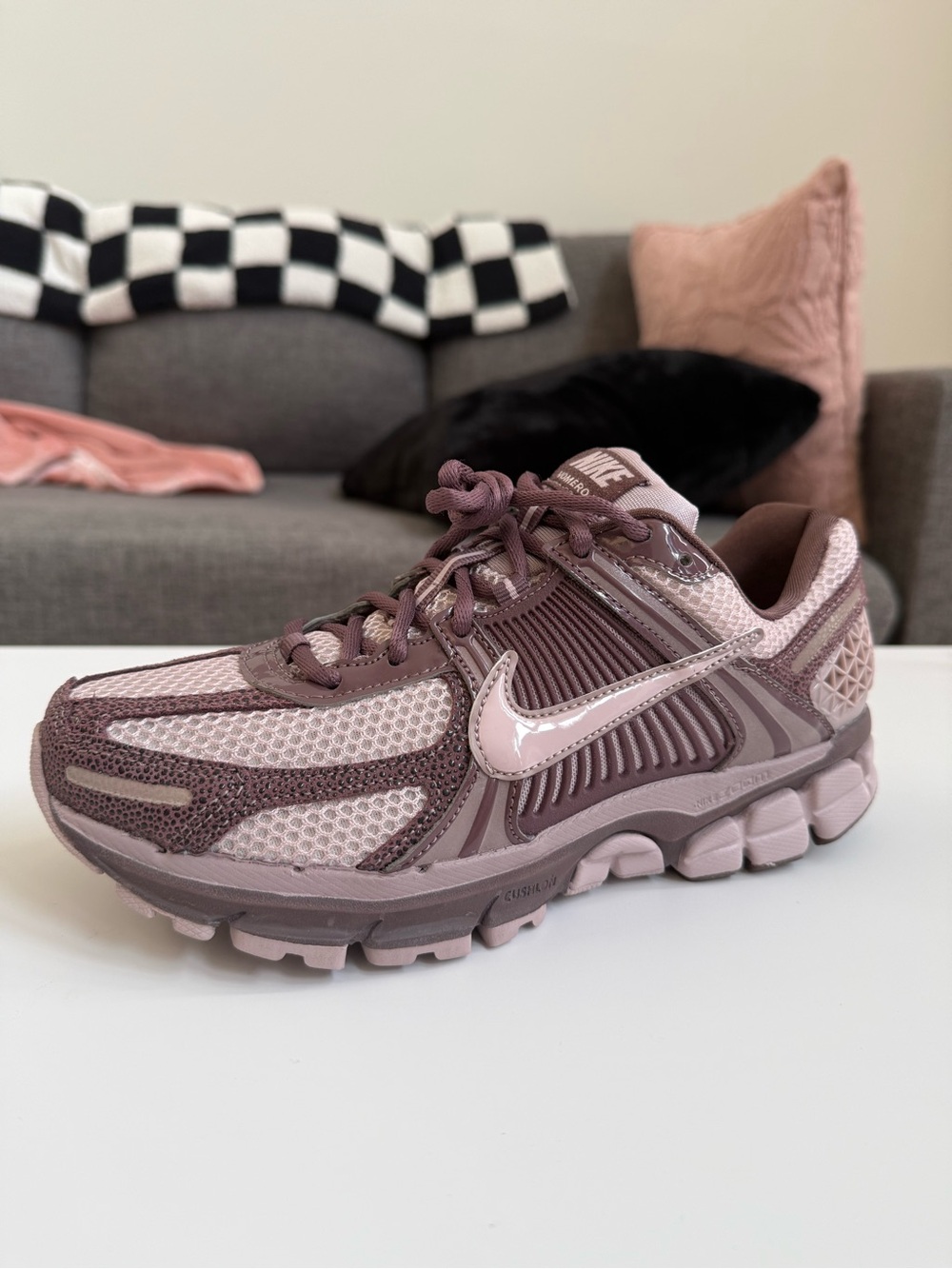 Nike Women's Vomero 5 - Mauve/Pink